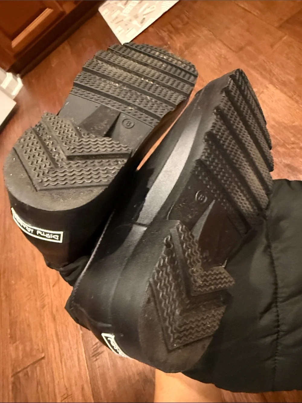 Size 8 DIRTY LAUNDRY Women’s Black Insulated Winter Boots